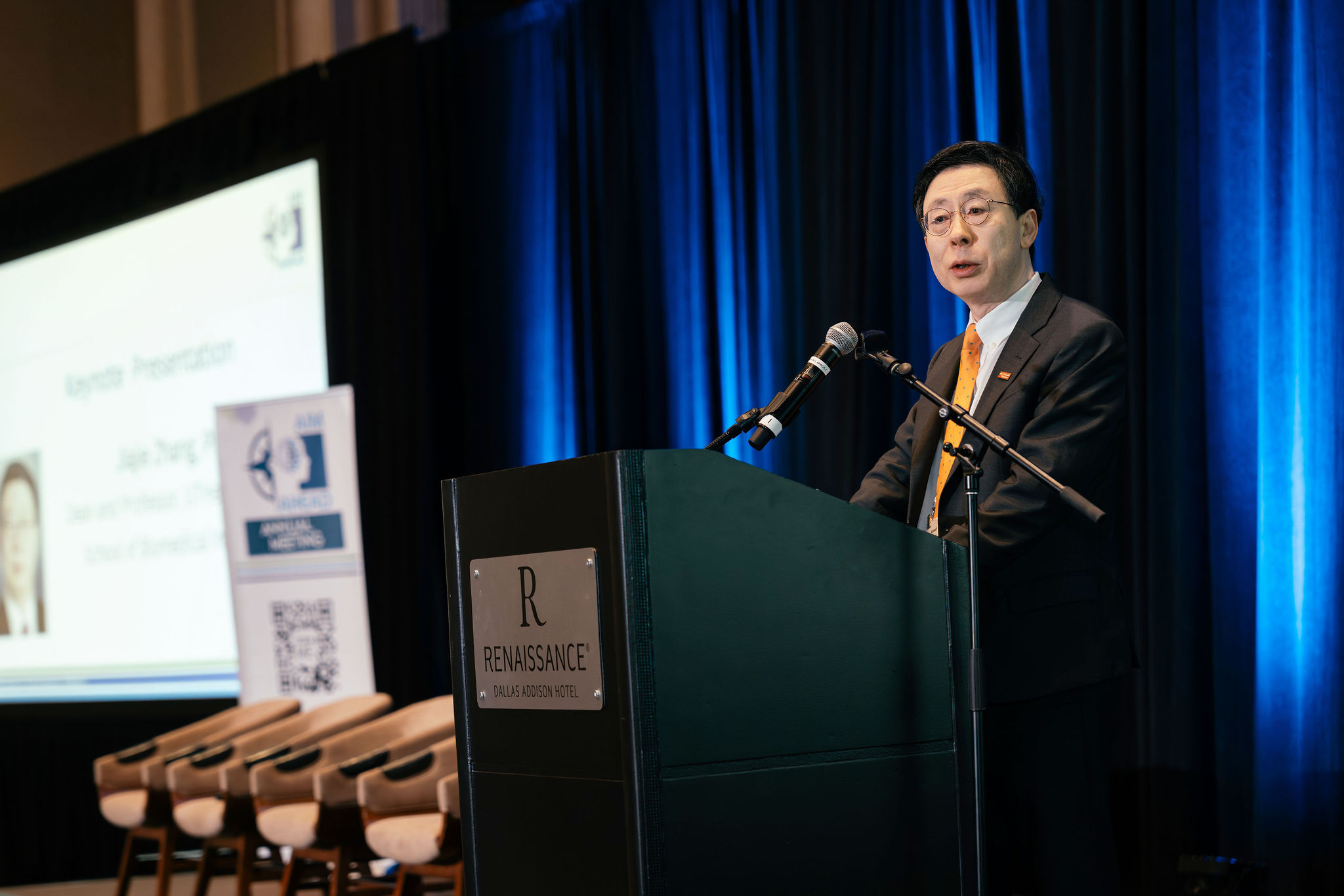 Keynote Explores AI’s Expanding Role in Medicine and Society